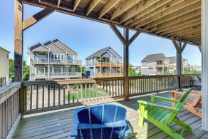 Surf City House ~ 400 Ft Walk to Beach w/ Decks! - Interiør