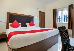 Hotel O Gokul Grand Near SR Nagar Police Station - Room