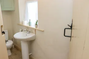 Cob Cottage - Badezimmer