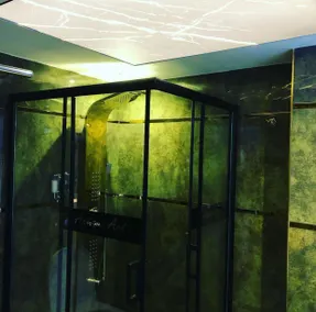 Salute Suit - Bathroom