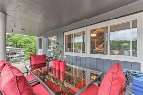 Secluded A-Frame Lakefront with Sun Deck and Sauna - Innvendig
