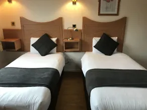 Whites Hotel - Habitación