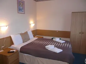 The Premier Lodge - Room