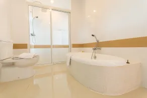 SinKiat Buri Hotel - Badezimmer