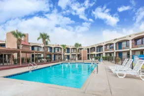 Days Inn by Wyndham San Antonio Splashtown/ATT Center - Pool