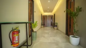 Hotel Lunar Stays - Lobby
