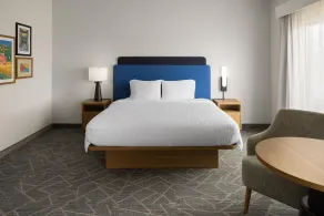 Hampton Inn Staunton - Room