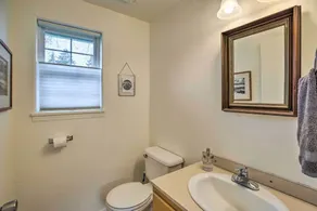 Charming Rockaway Beach House, Walk to Ocean! - Interiör
