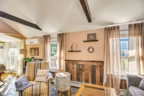 Walk to Beach: Water-view Abode in Portsmouth! - Innenbereich