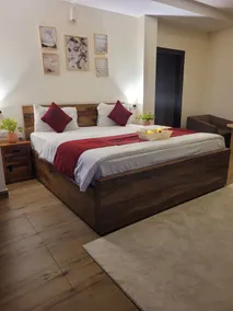 Isaki Suites by Ivory Stays  - Chambre