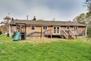 6 Mi to Beach: Family Home in Little Compton! - Innvendig