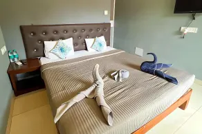 YogiTree Beach Resort & Cafe - 100m from Morjim Beach - Room
