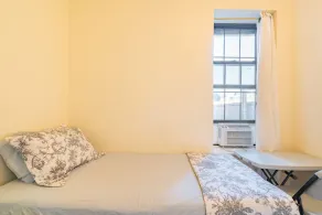 Furnished Empire Blvd Guest House - Rom