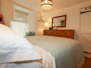 Waves End - Room