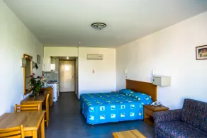Helios Bay Hotel and Suites - Zimmer