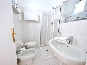 Aura Living Hotel - Bathroom