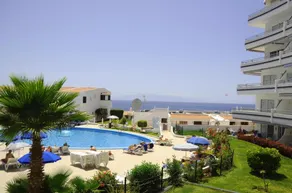 Magnífica casa vacacional con piscina climatizada e internet de alta velocidad | Vistas a la montaña | Cerca de la playa - Piscina