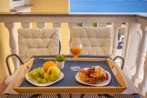 Merveilleux appartement adapté aux familles avec barbecue et piscine | Vue plage - Vue de la chambre