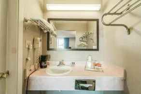 Ozark Junction Inn - Badezimmer