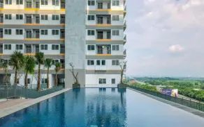 Wood Accent Studio At Royal Sentul Park Apartment - Pool