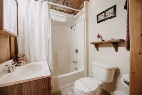 Mt. Baker Lodging Ensuite 5 - Sleeps 2! - Badezimmer