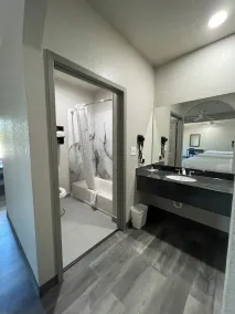Days Inn by Wyndham Dickinson TX - Salle de bain