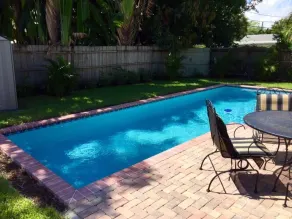 Smuk Cottage med privat pool minutter fra Downtown og Beach - Pool