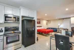 3 Mi to Dtwn Tacoma: Pet-friendly Home - Interior