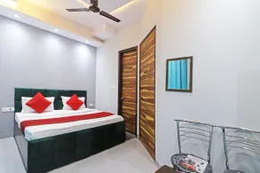 Twamev couple Friendly Rajouri garden by The Arrow - Rom