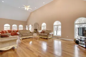 Relaxing Sauna: Hoffman Estates Villa in Elgin! - Interiör