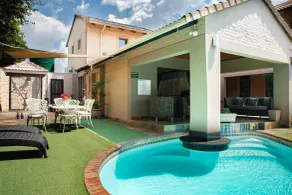 The Orion Guesthouse - Pool