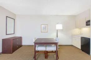 Hawthorn Suites Midwest City - Chambre