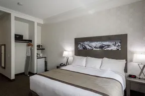 Ramada by Wyndham Revelstoke - Chambre