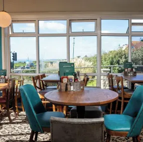 Commodore Hotel by Greene King Inns - Restaurant
