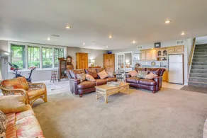 Private Shoreline & Green Bay Views! Family Home - Innenbereich