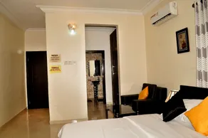 J Gibson Hotel - Zimmer