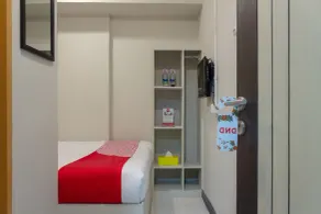 OYO 737 Kamar Keluarga Mahkota 8 - Værelse