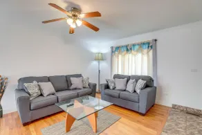 Glendale Heights Home With Office and Backyard! - Interiör