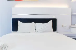 Comfortable and Simply Studio Apartment at Patraland Urbano By Travelio - Habitación
