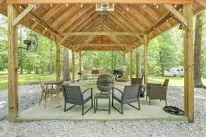 Near Blanchard Springs! Classic Cabin in the Woods - Innvendig