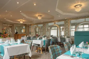Flannery's Hotel - Restaurant