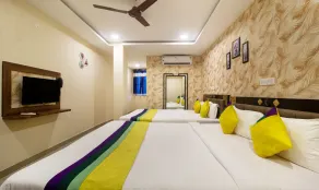 Itsy Hotels Yogeshwara Grand - Room