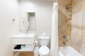 Nuvo Suites Hotel - Miami Doral - Bathroom