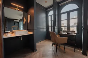 The Sapphire Room - Quarto