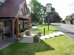 The Tayleur Arms - Interior entrance