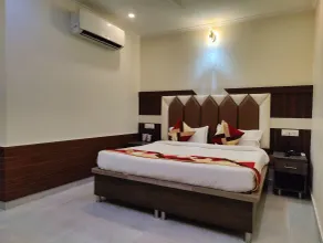 Hotel Mandi Heights - Bar, Fine Dining & Banquet Hall - Room
