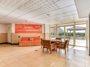 Apartamento apto para niños con jardín y piscina | Vistas a la piscina | Al lado de la playa | Admite perro - Recepción