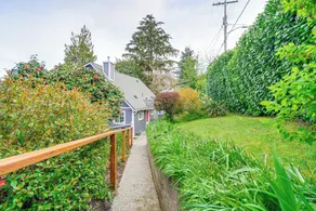 Walk to Beaches: Waterfront Home in Port Orchard! - Interiör