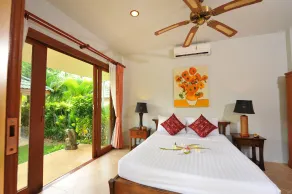 Idyllic Samui Beach Villa Resort - Rom