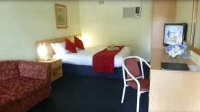 Sky Rider Motor Inn - Room